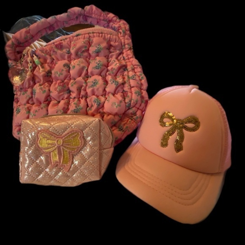 💕 Miss Gwen's OMG
Accessories Pink Pack W/Quilted Bag W/Bow & Pink Trucker Hat💕